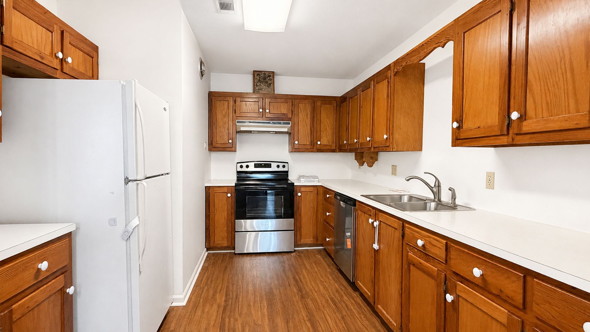 16324 Crepe Myrtle Dr - CONSIGNMENT 1 of 12