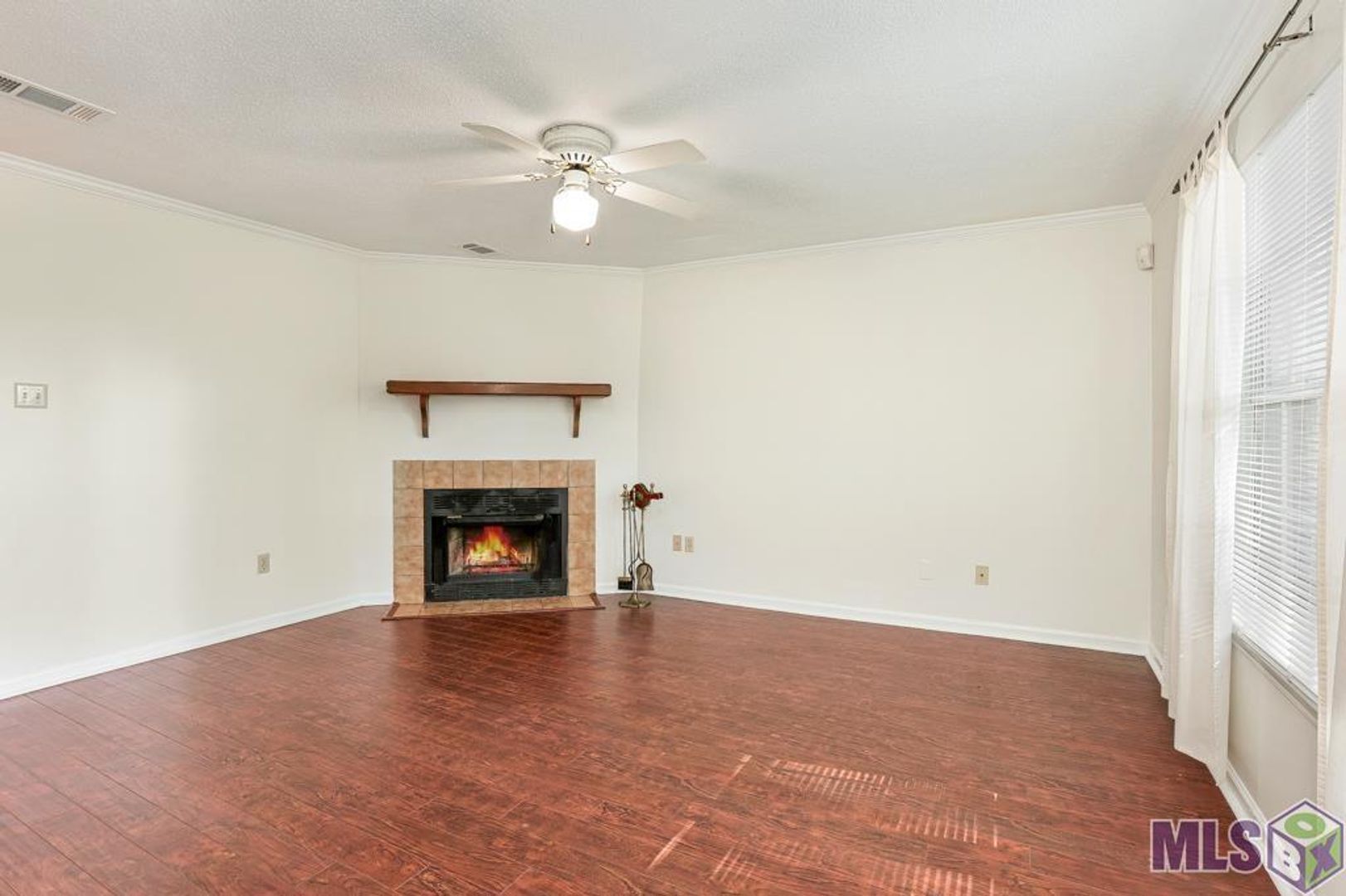 4625 Parkoaks Drive #52 - CONSIGNMENT 5 of 12