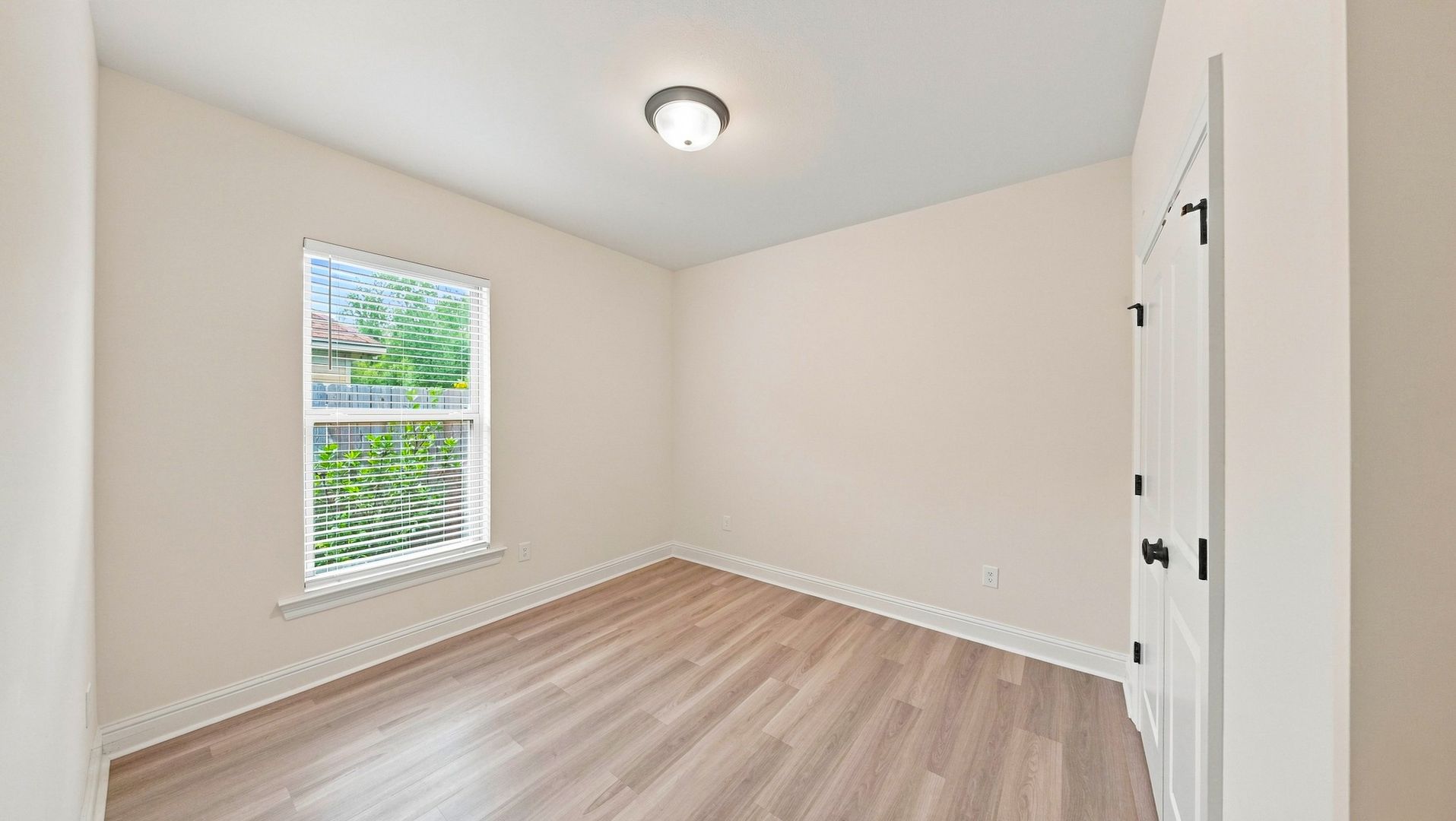 7211 Kenilworth Crossing Avenue - CONSIGNMENT 8 of 12