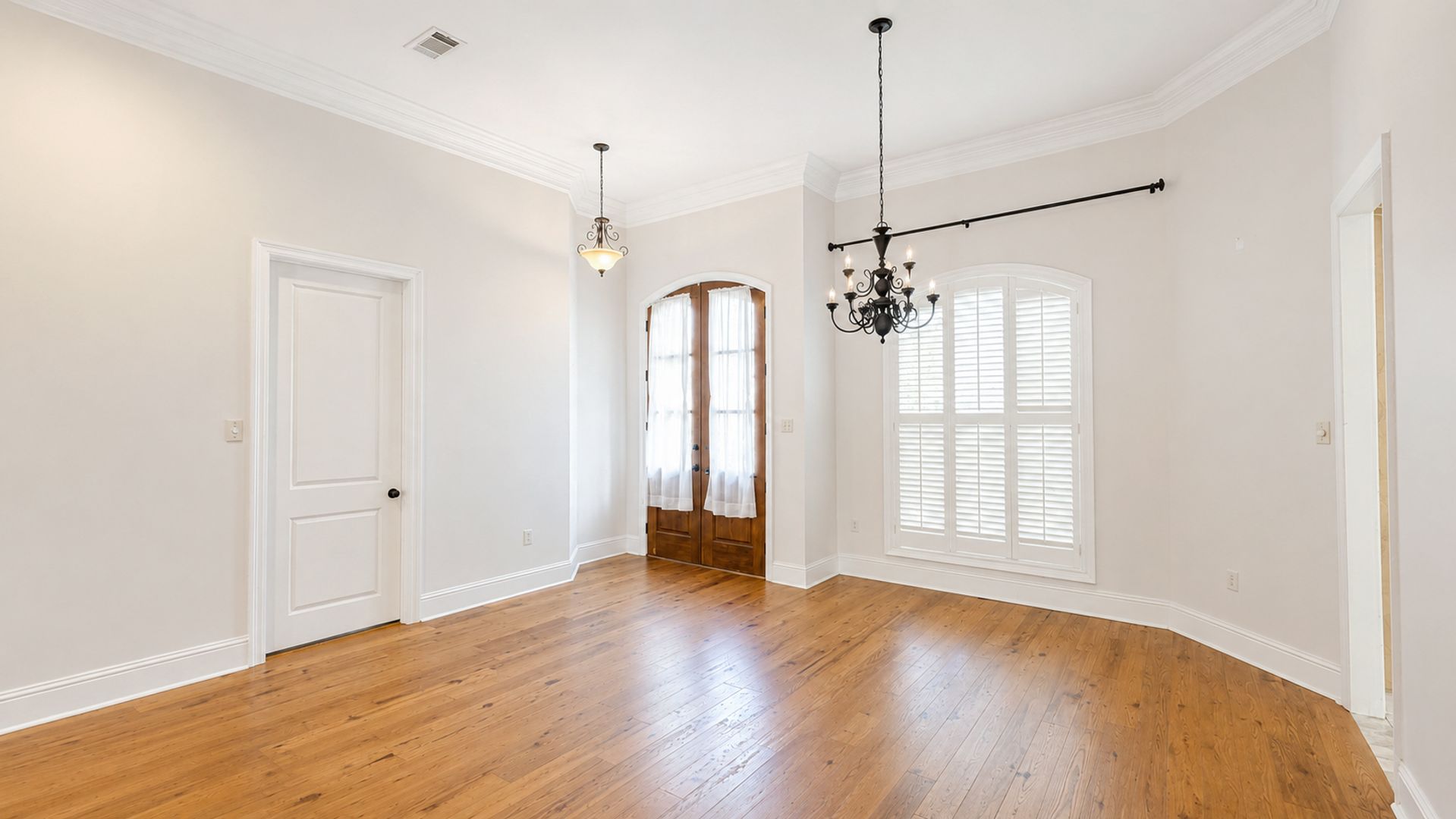 345 S Club Avenue 4 of 12