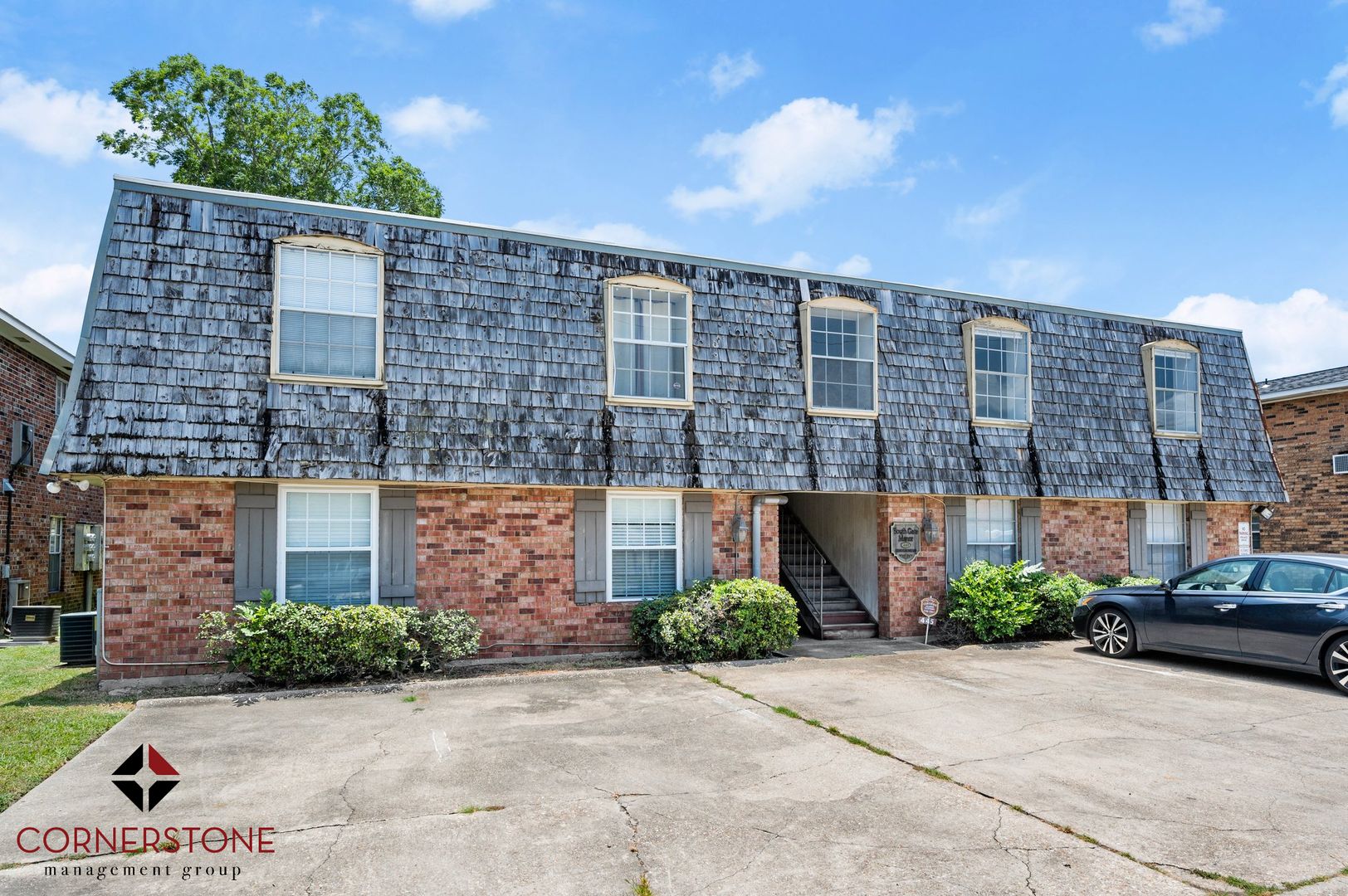 Baton Rouge House: 445 W Parker Blvd