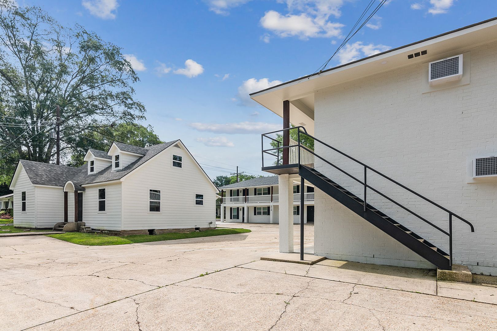 Denham Springs Apartment: 210/212 Centerville Street