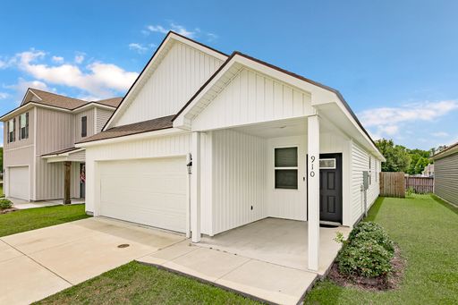 3 Bedroom House Available in Pelican Lakes – photo 1
