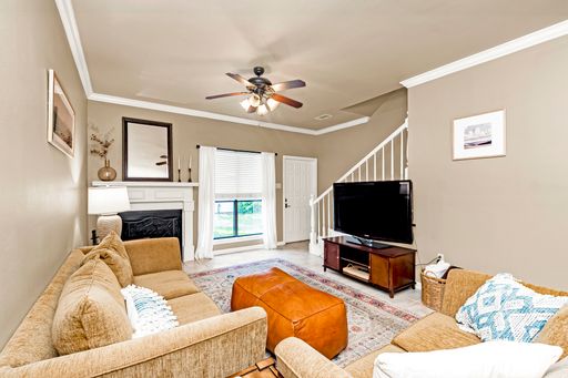 2 Bedroom Furnished Townhome off Jefferson Hwy| All Utilities Included|Community Pool| Long Term Rental – photo 1
