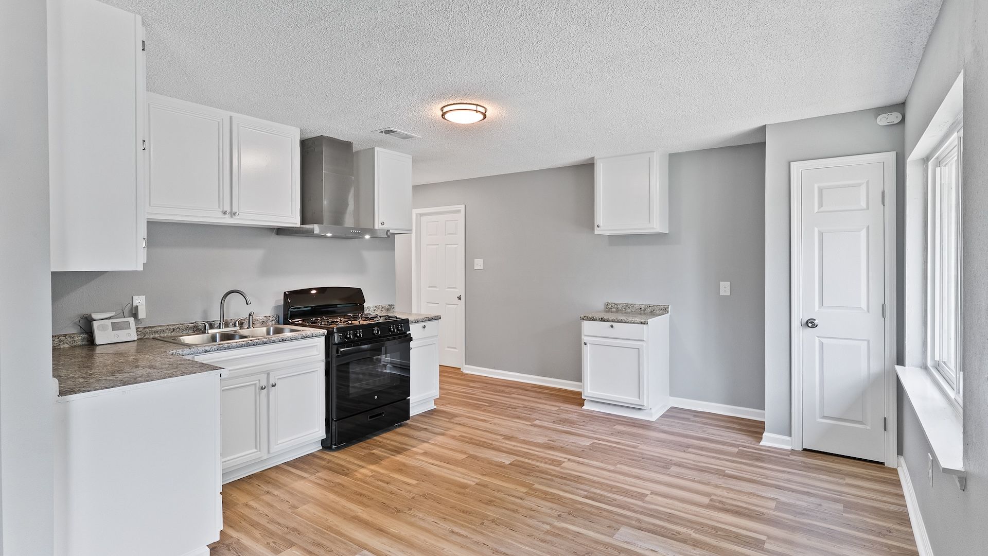 Baker House: 826 Sherron Avenue