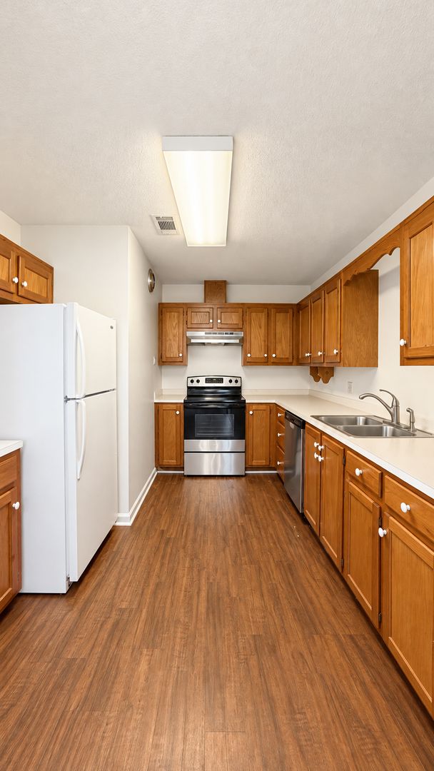 16324 Crepe Myrtle Dr - CONSIGNMENT 3 of 12