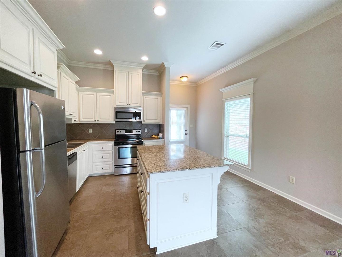 1695 El Tigre Drive 2 of 12