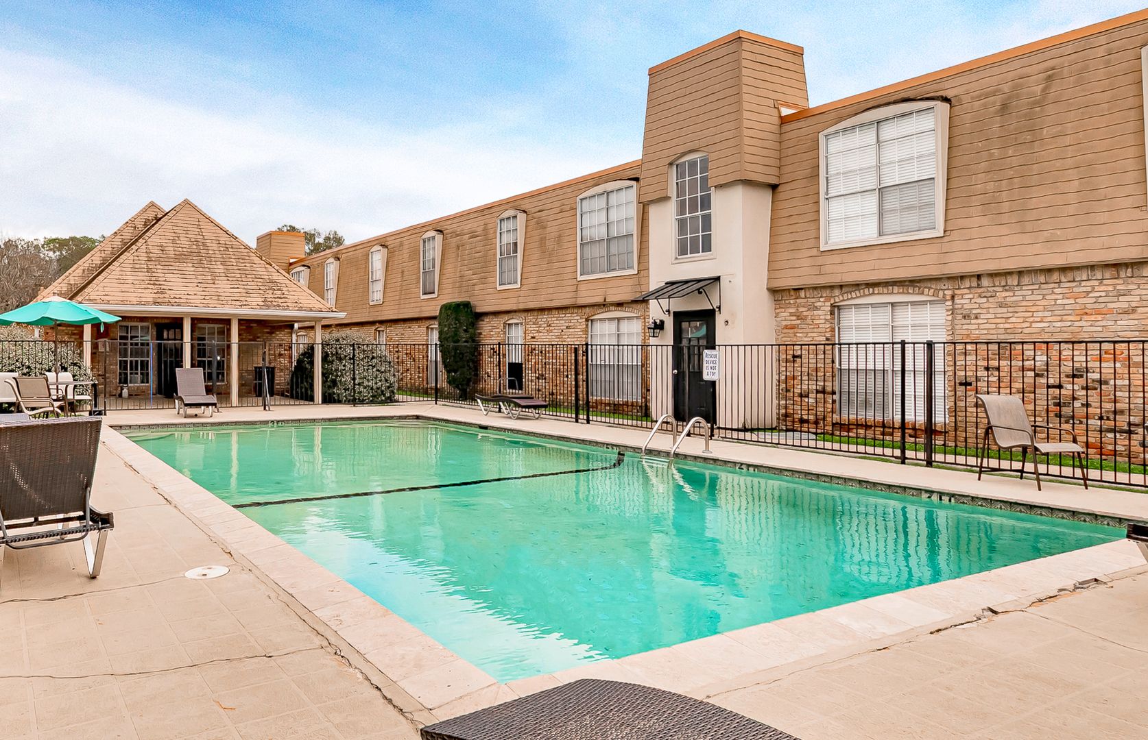 Baton Rouge House: 2100 College Drive