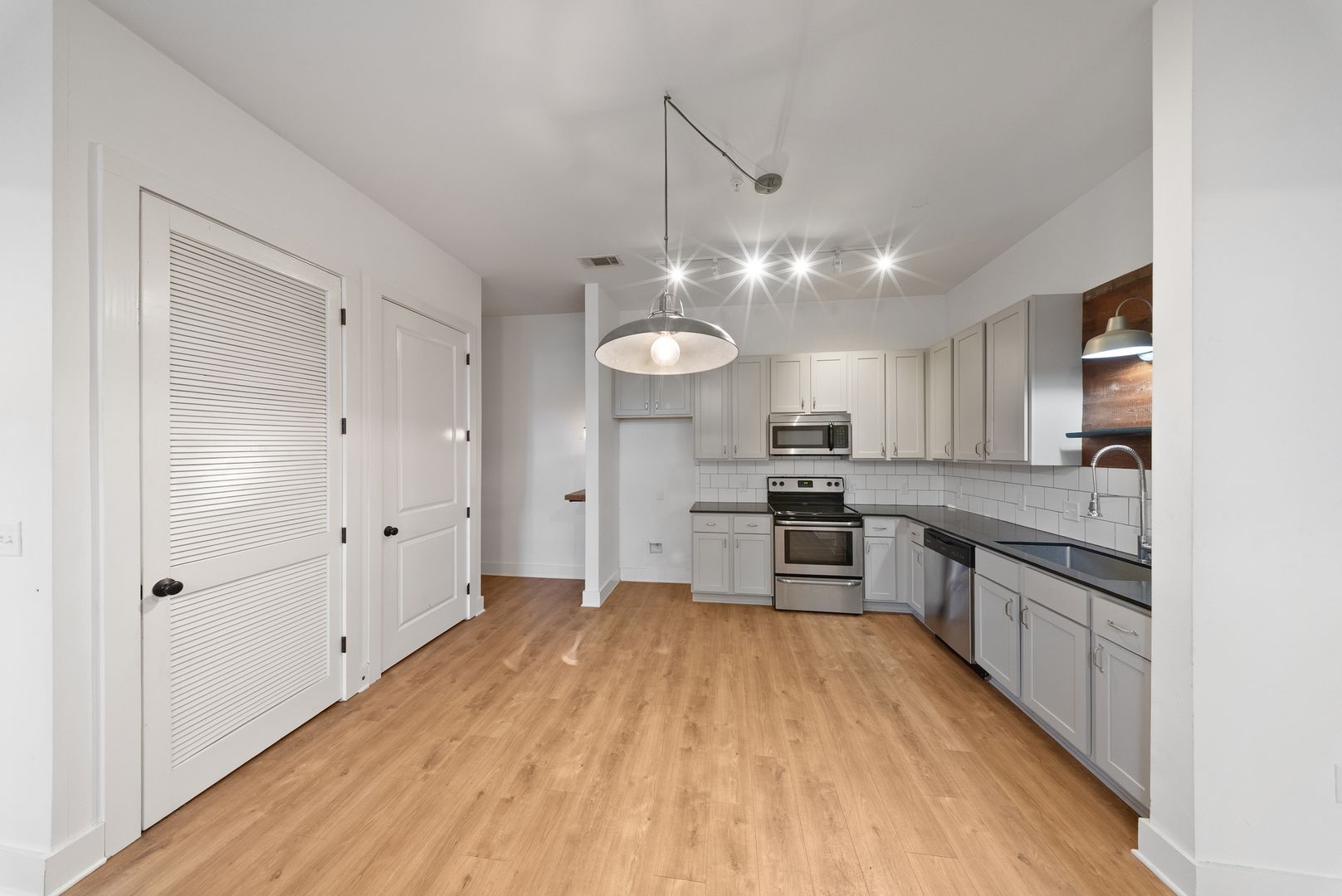 Baton Rouge House: 255 East Boyd Drive