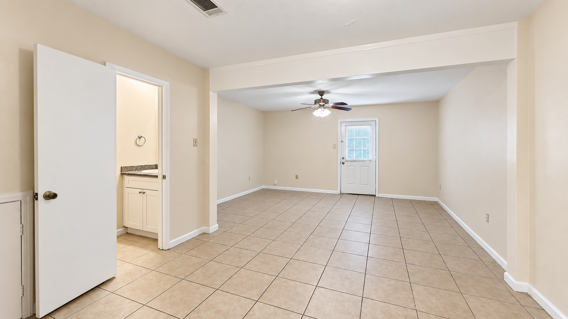 14743 Central Woods Ave Unit C - CONSIGNMENT 5 of 10
