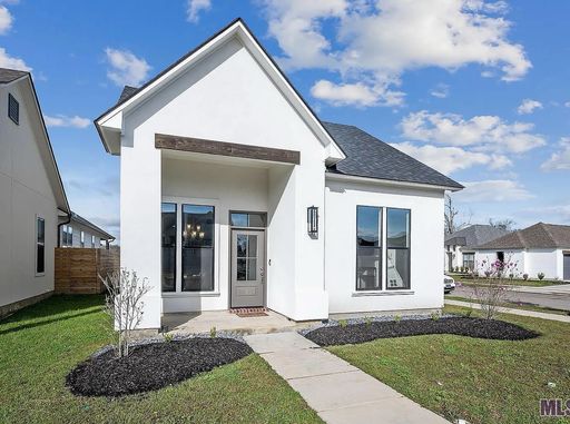 3 Bedroom Home In Shoe Creek – photo 1