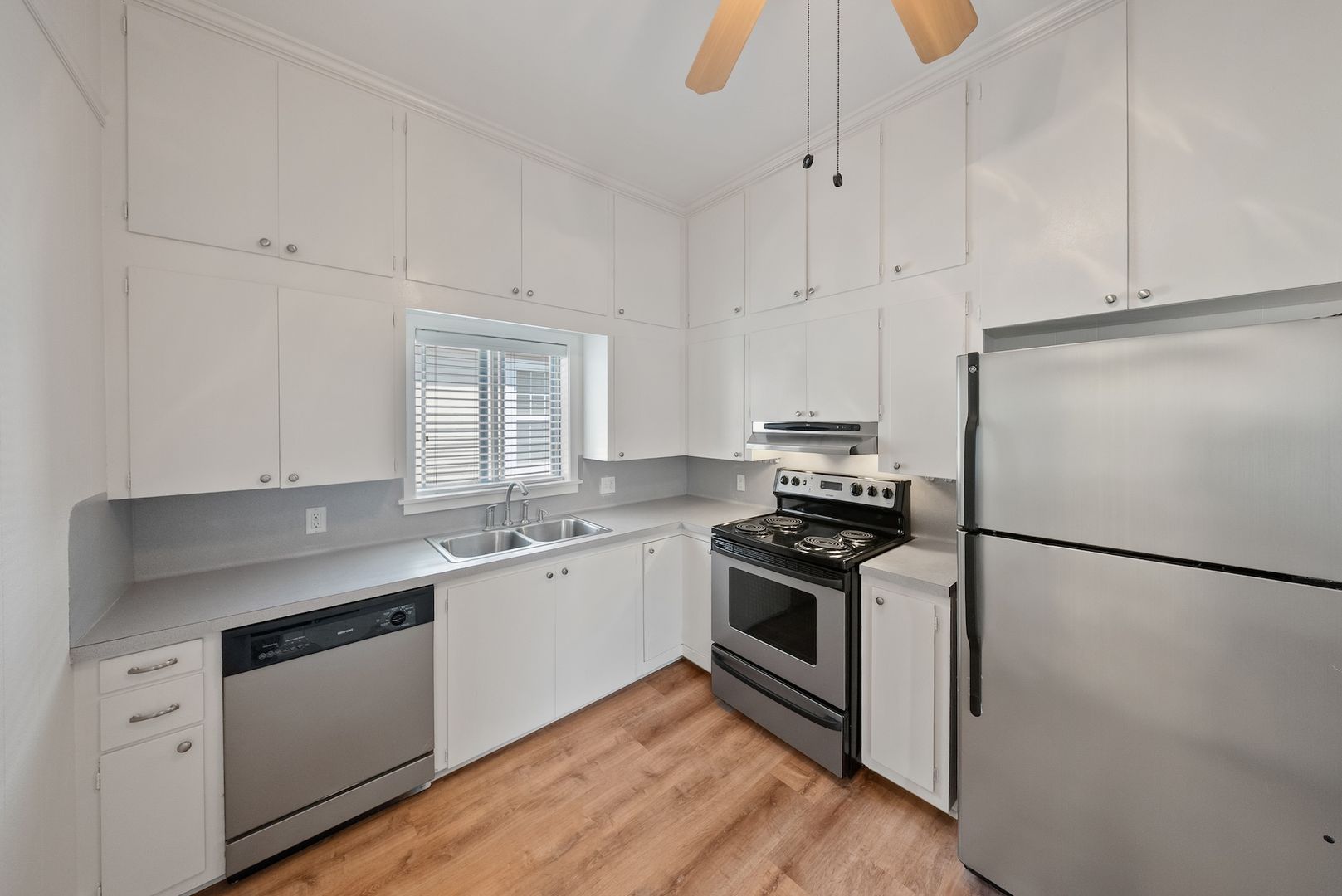 159 6th St - CONSIGNMENT 1 of 12