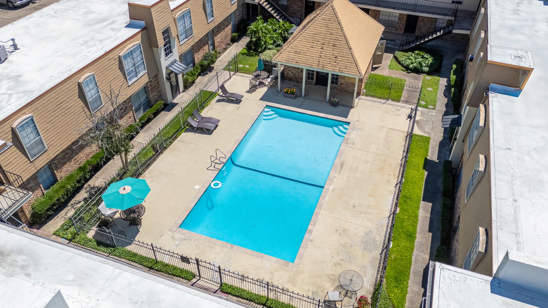 Baton Rouge House: 2100 College Drive