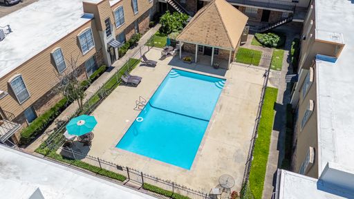 2 Bedroom Condo With Community Pool