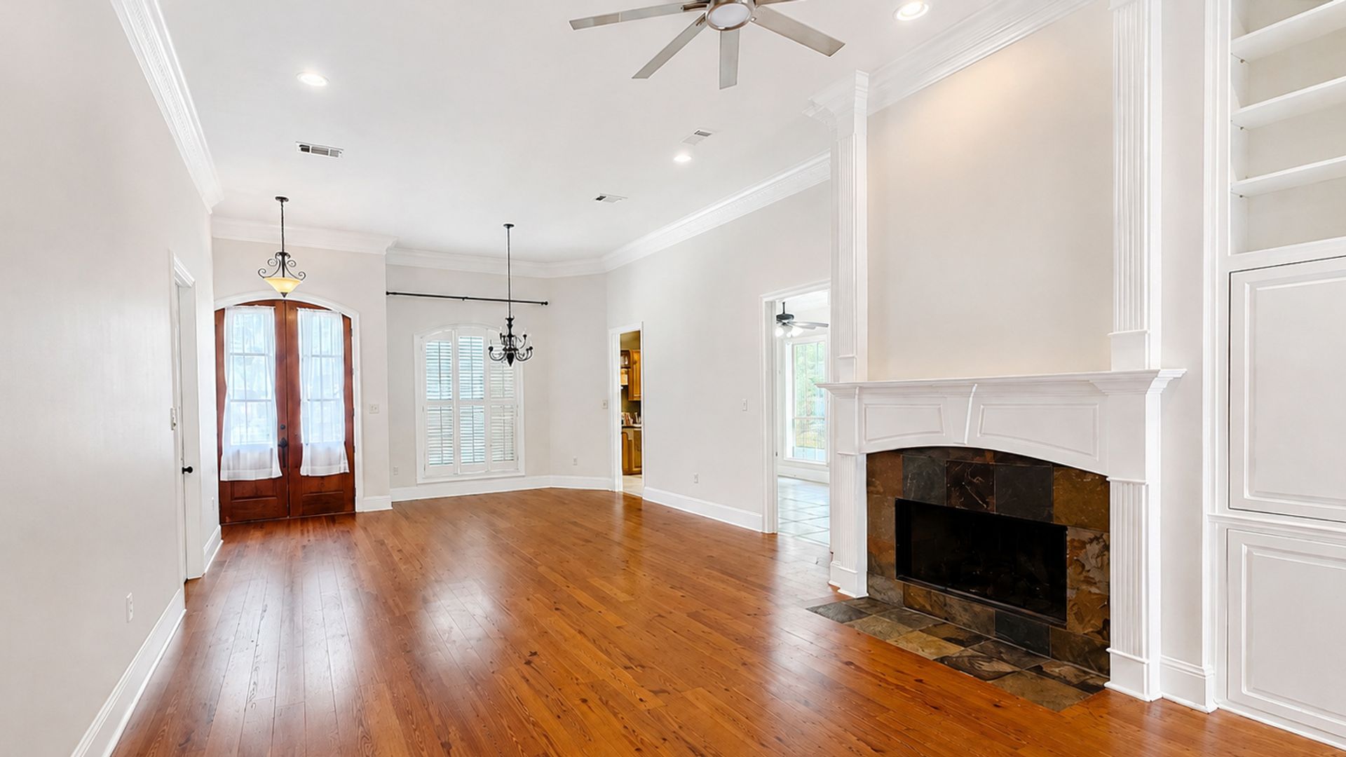 345 S Club Avenue 3 of 12