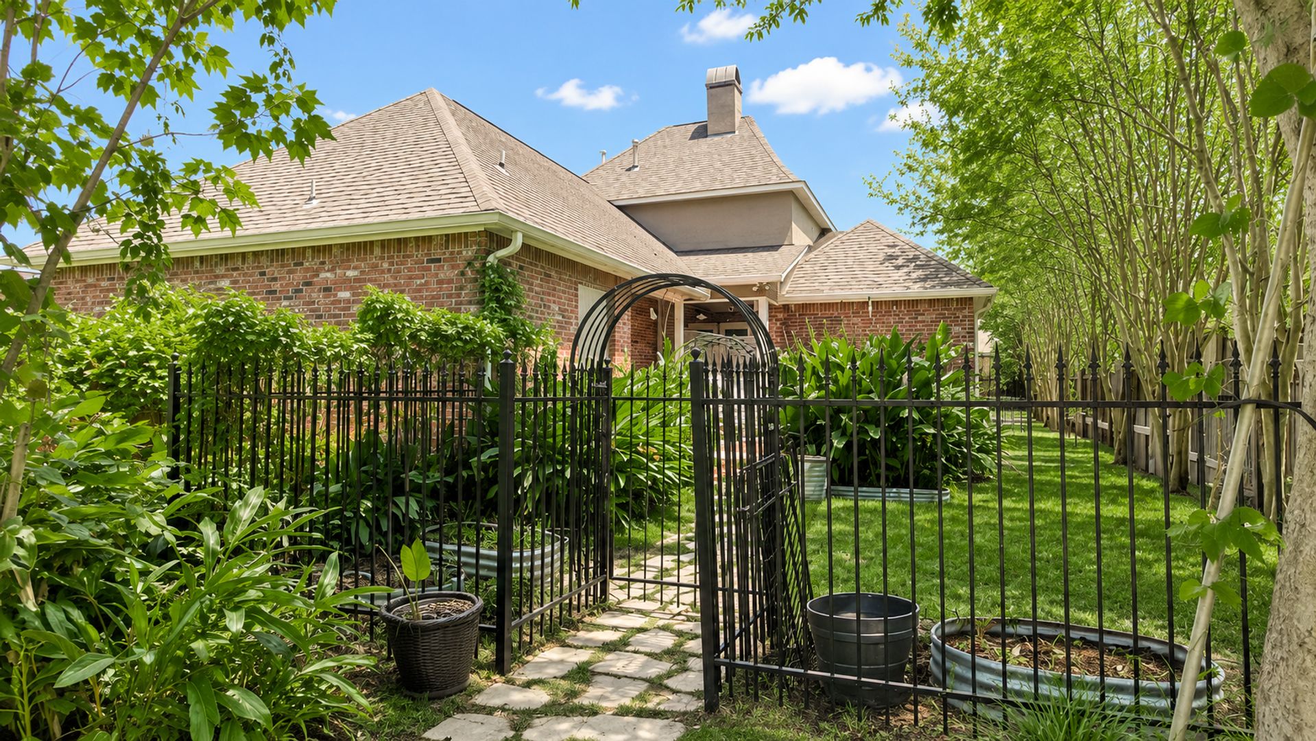 345 S Club Avenue 12 of 12