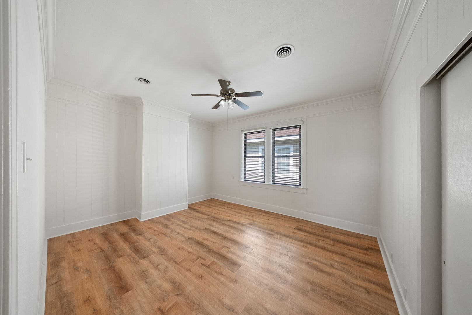 159 6th St - CONSIGNMENT 4 of 12
