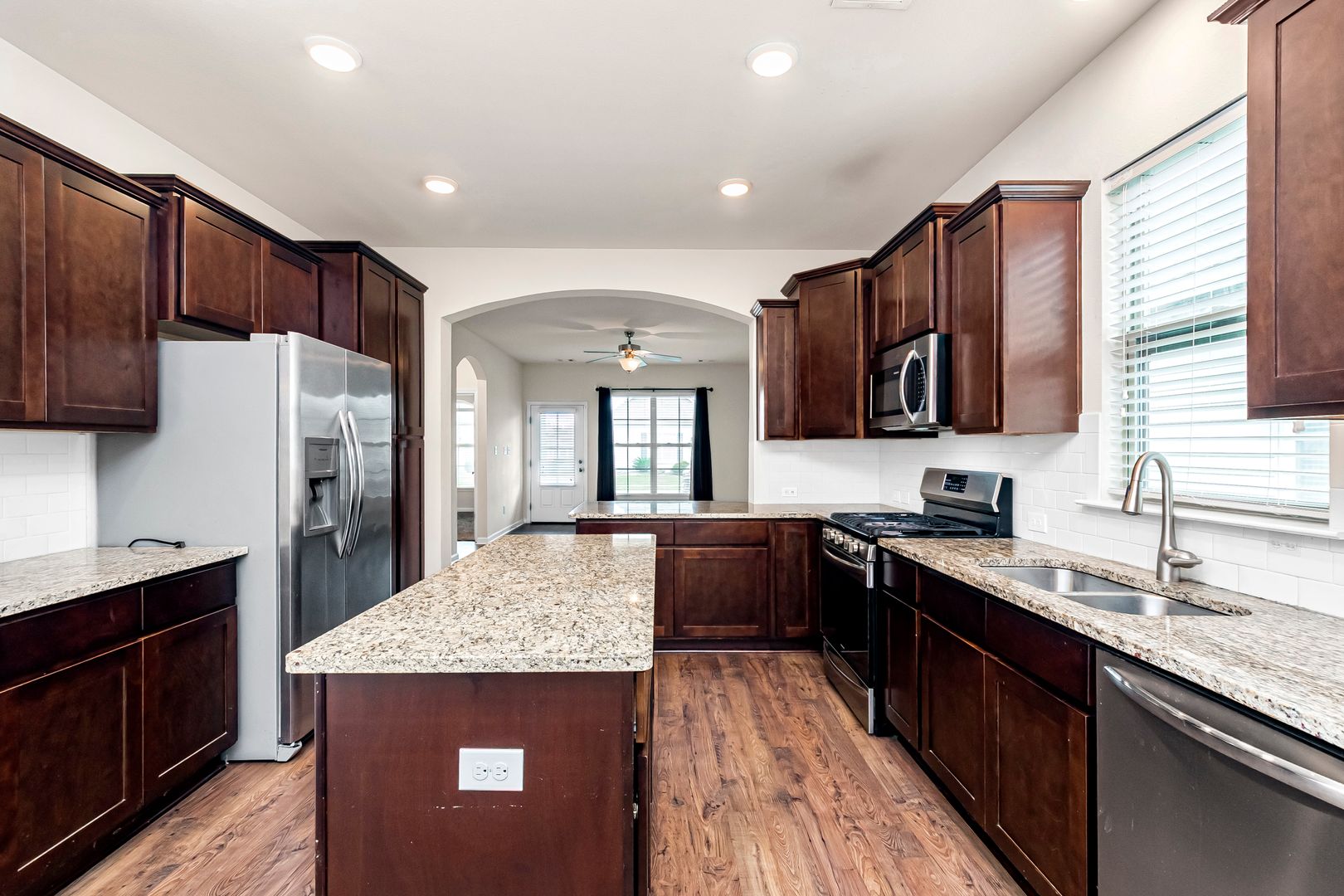 Baton Rouge House: 7636 West Pelican Lakes Avenue