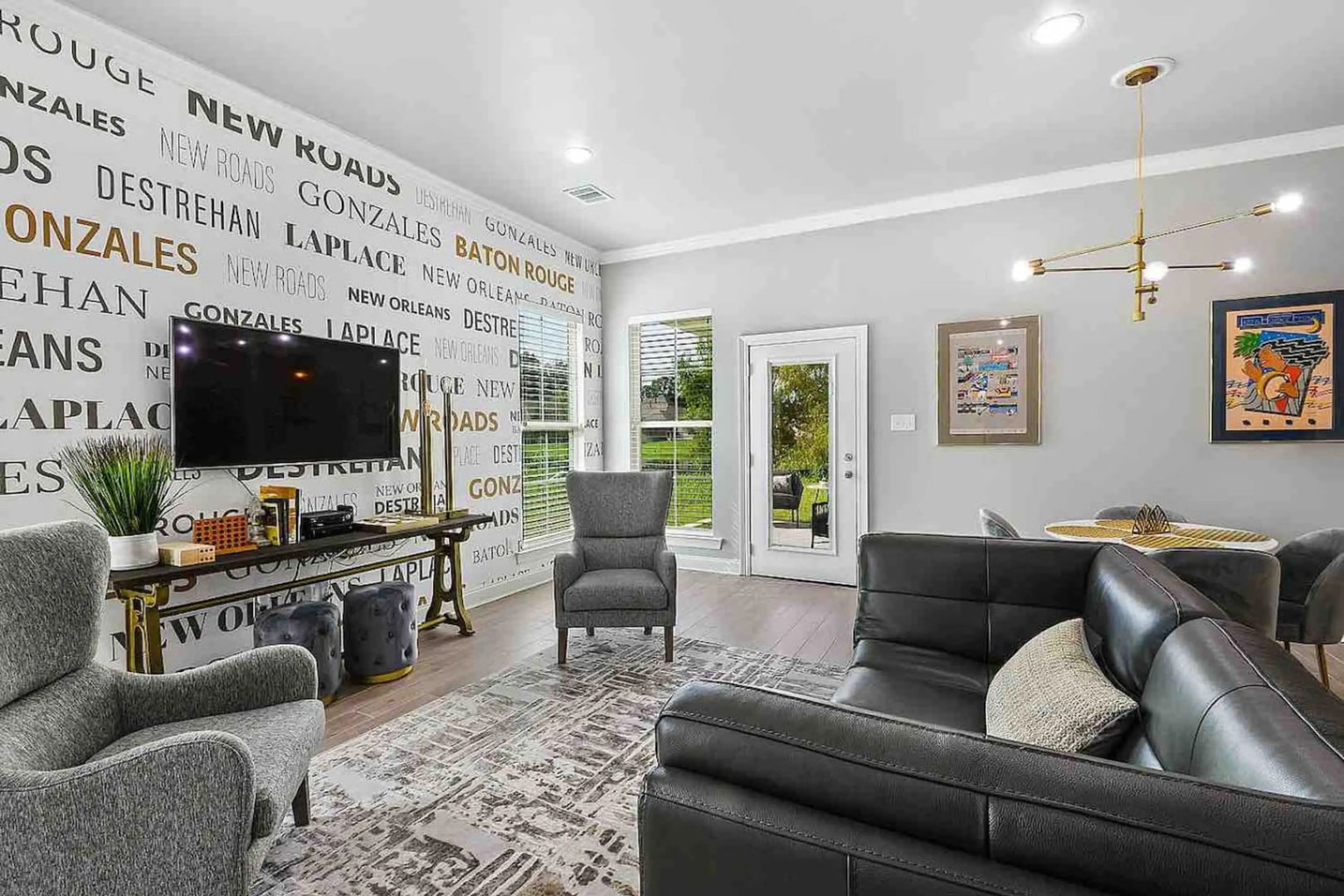 Baton Rouge House: 8116 Village Lake Avenue