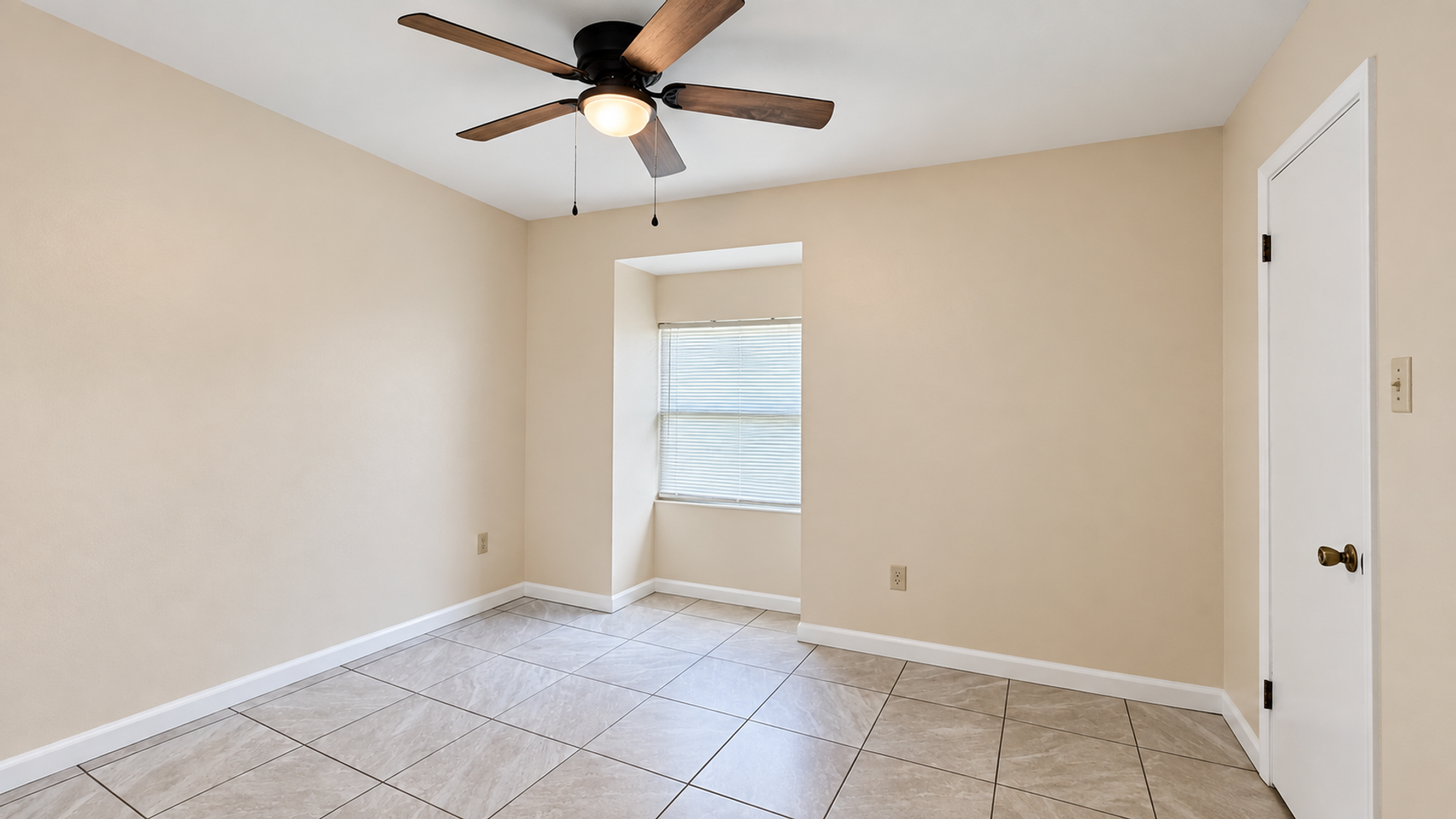 14743 Central Woods Ave Unit C - CONSIGNMENT 8 of 10