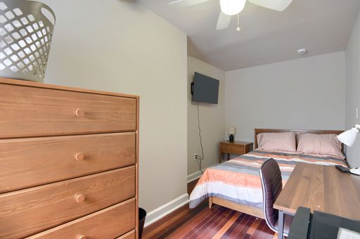 Room for Rent | $996 | 1809 E Pratt | Furnished Bedroom in Baltimore – photo 1