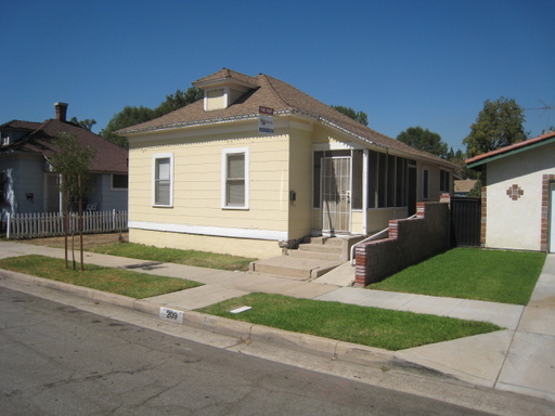 2 Bedroom House for Lease. Great San Dimas Location, Very Large Back Yard. – photo 1
