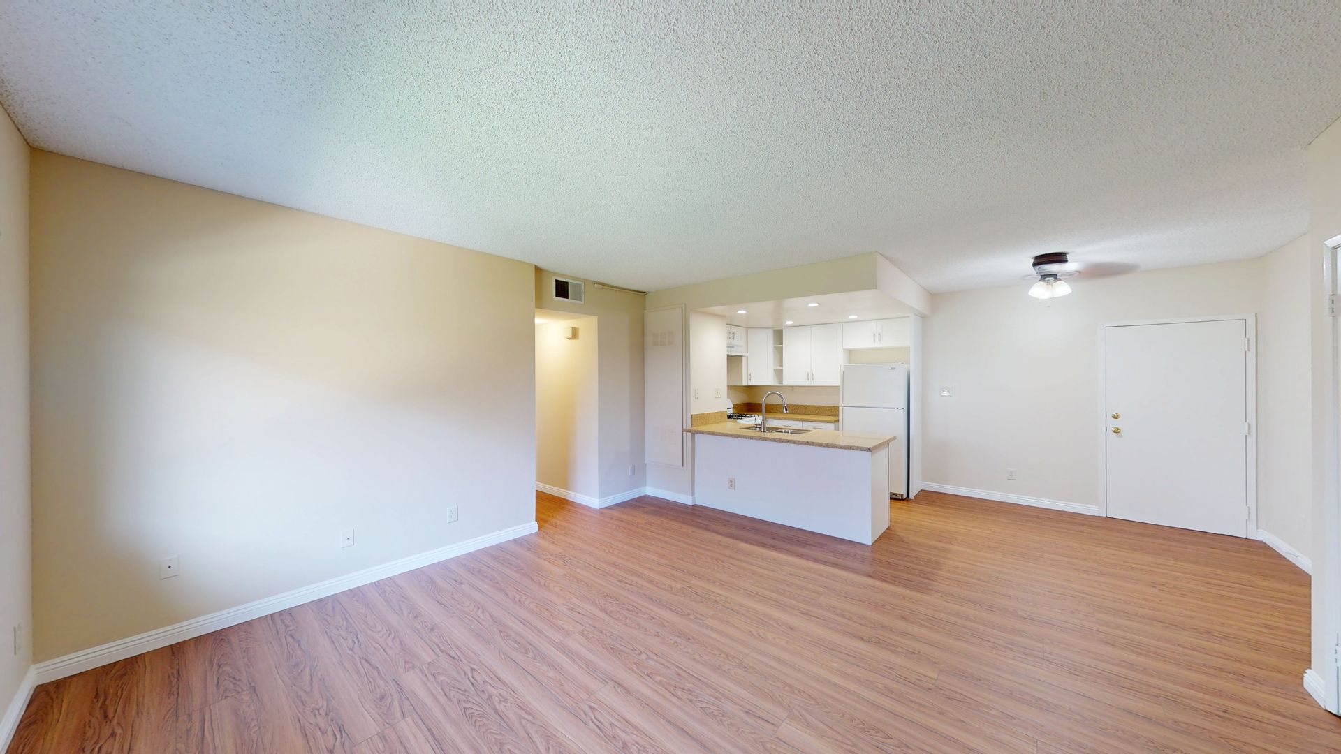 Duarte Apartment: 2532 Huntington Drive
