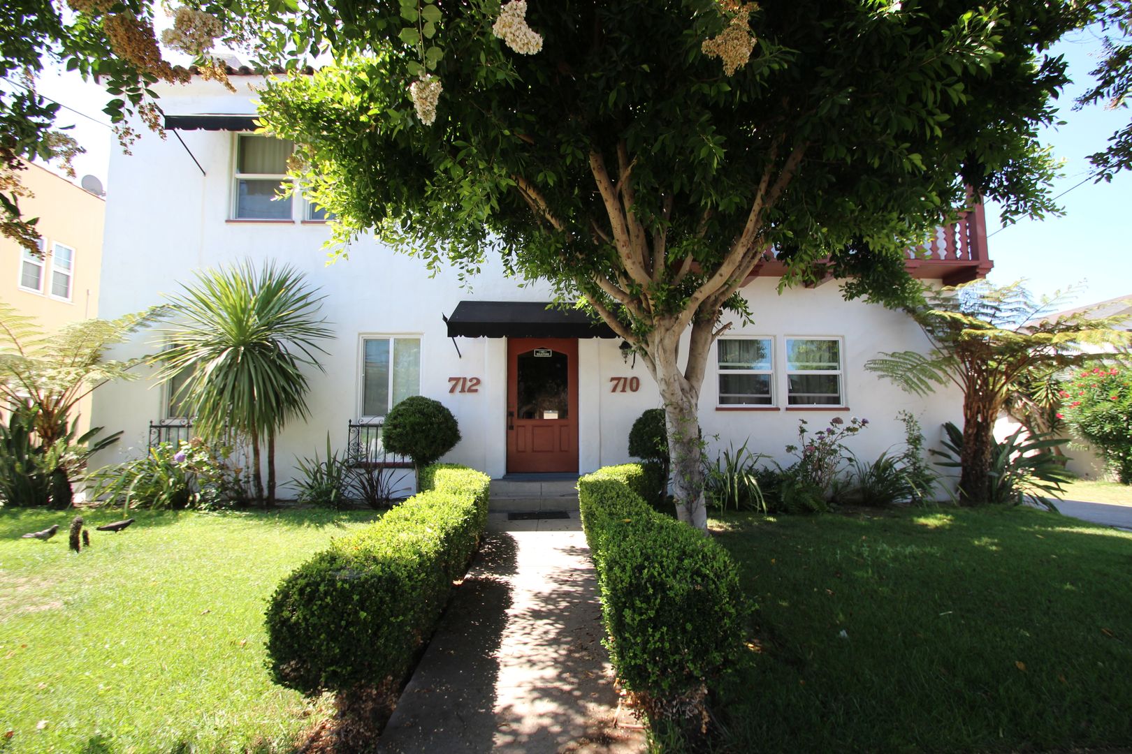 Glendale Apartment: 710 - 712  E. Chevy Chase Drive