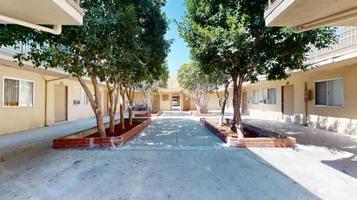 Second Level 1 bedroom 1 bath Apartment in Baldwin Park. Comes with Parking, AC, On Site Laundry!