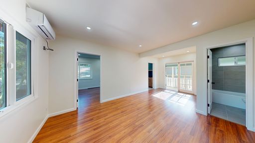NEWLY REMODELED 1 Bedroom 1 Bath upstairs apartment! Ask about our September MOVE IN SPECIAL! – photo 1