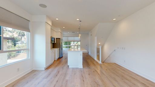 Modern 2 Bedroom 2.5 Bathroom Highland Park Luxury Condo for rent! Corner Unit. – photo 1