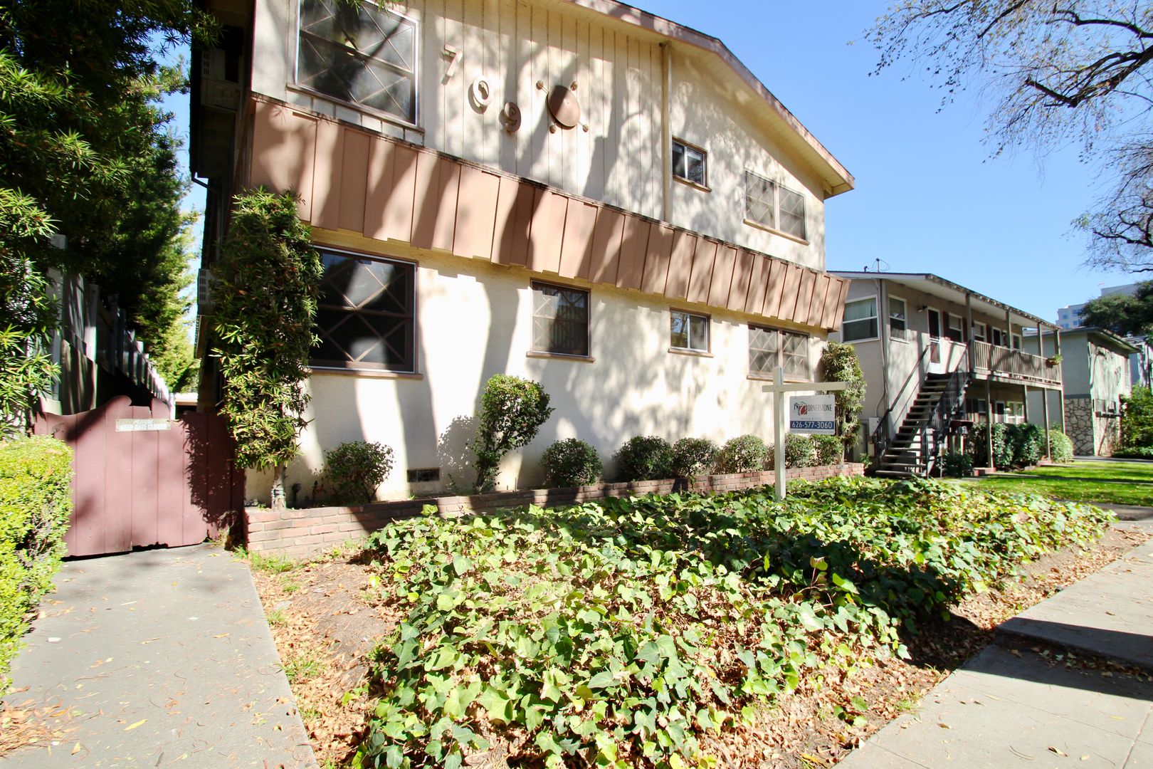 Pasadena Apartment: 709 Locust Street