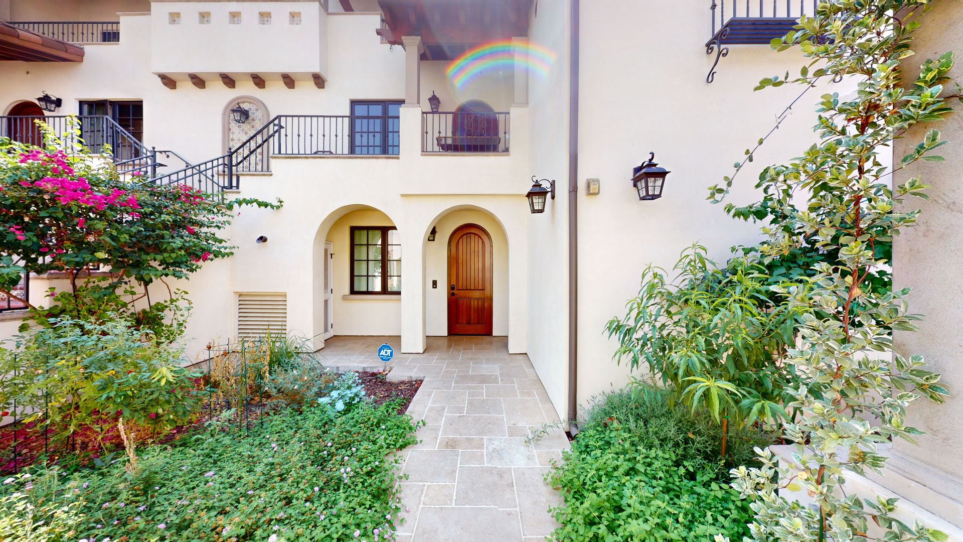 Pasadena Condo: 388 S. Los Robles #107