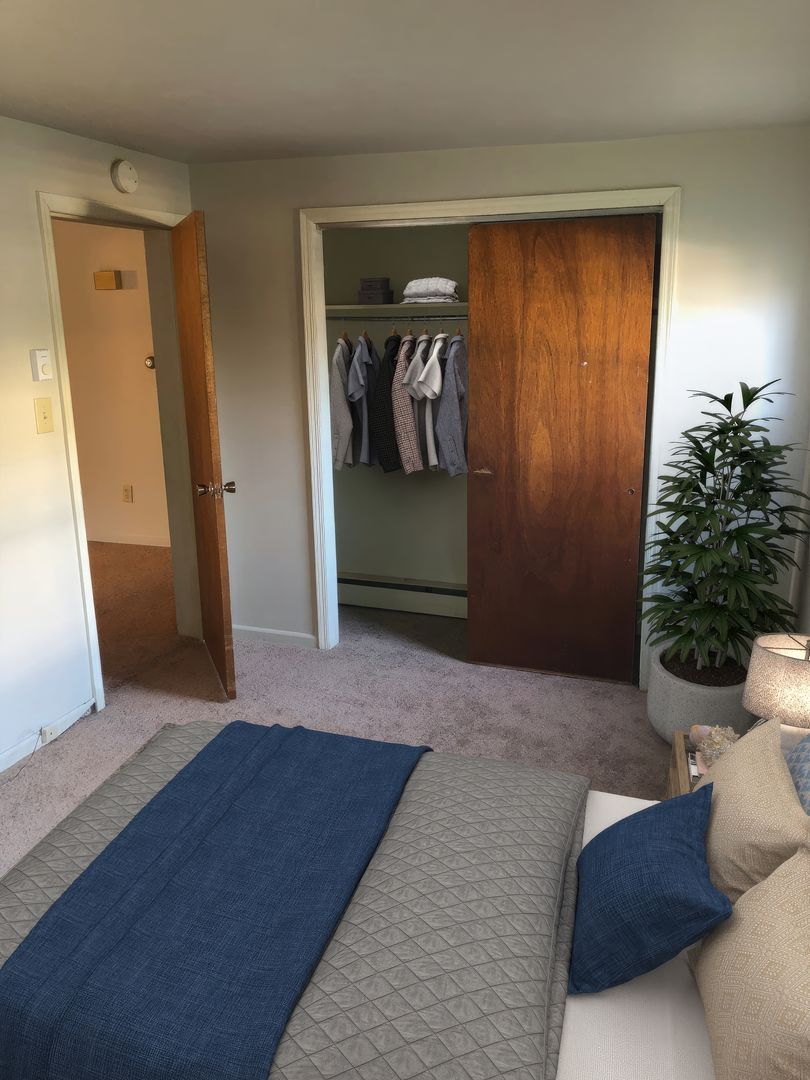 Hatfield Apartment: 234 S Main St