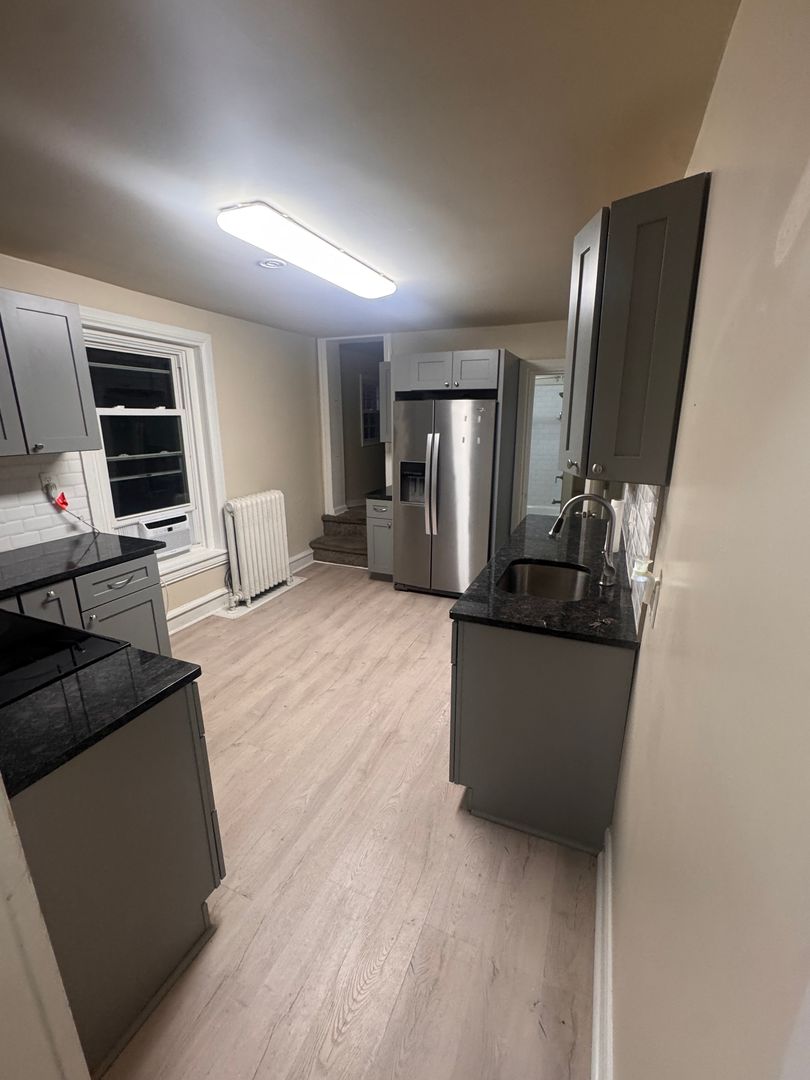 Manayunk Apartment: 4241 Main st