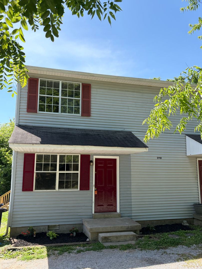 Columbia Apartment: 2701 McIntosh Dr
