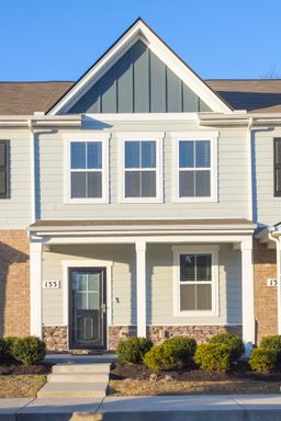 Newer Beautiful 3 Bed 2.5 Bath! – photo 1