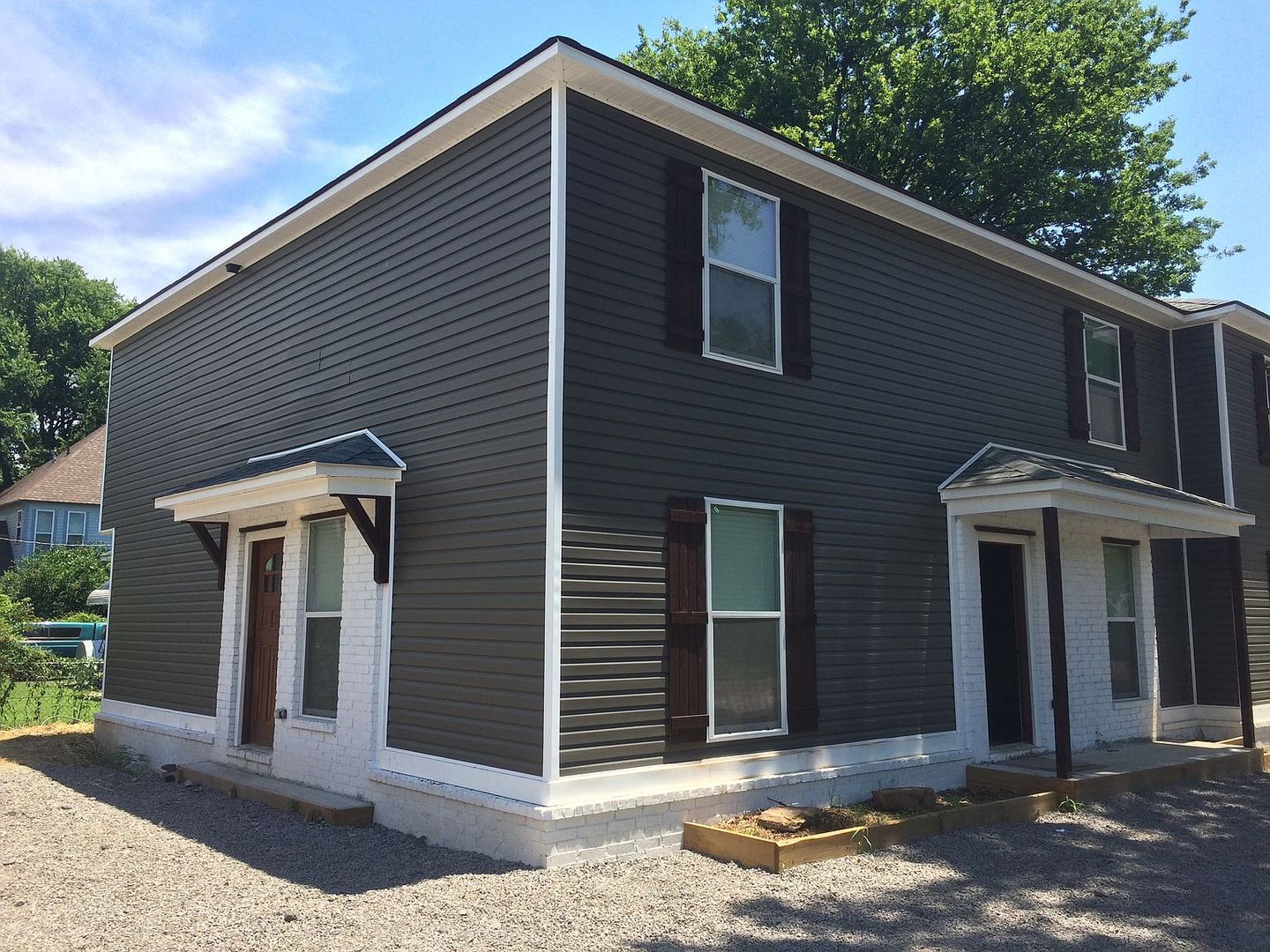 Van Buren Apartment: 323-329 South 6th Street