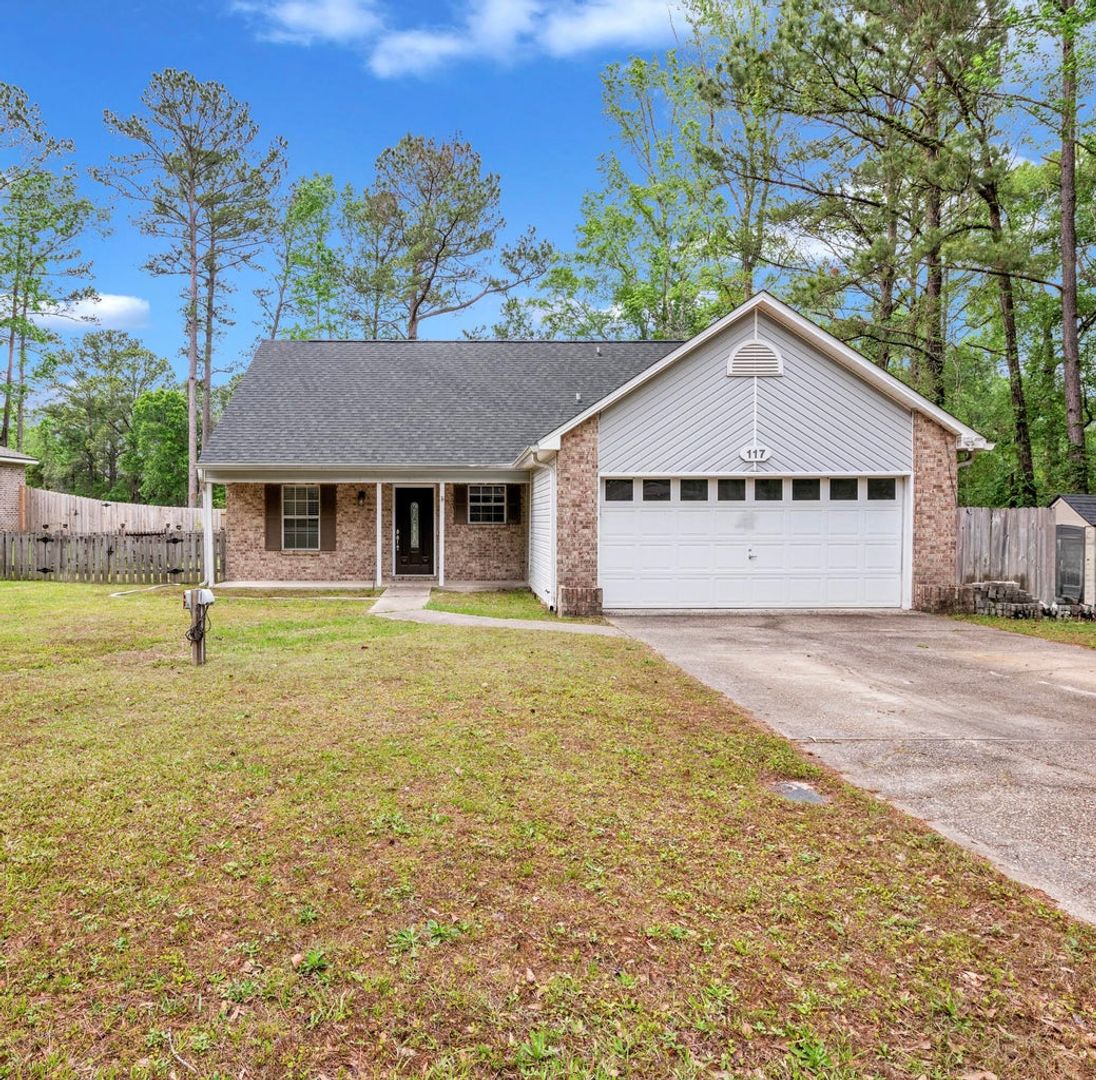 Crestview House: Fairway Dr 117