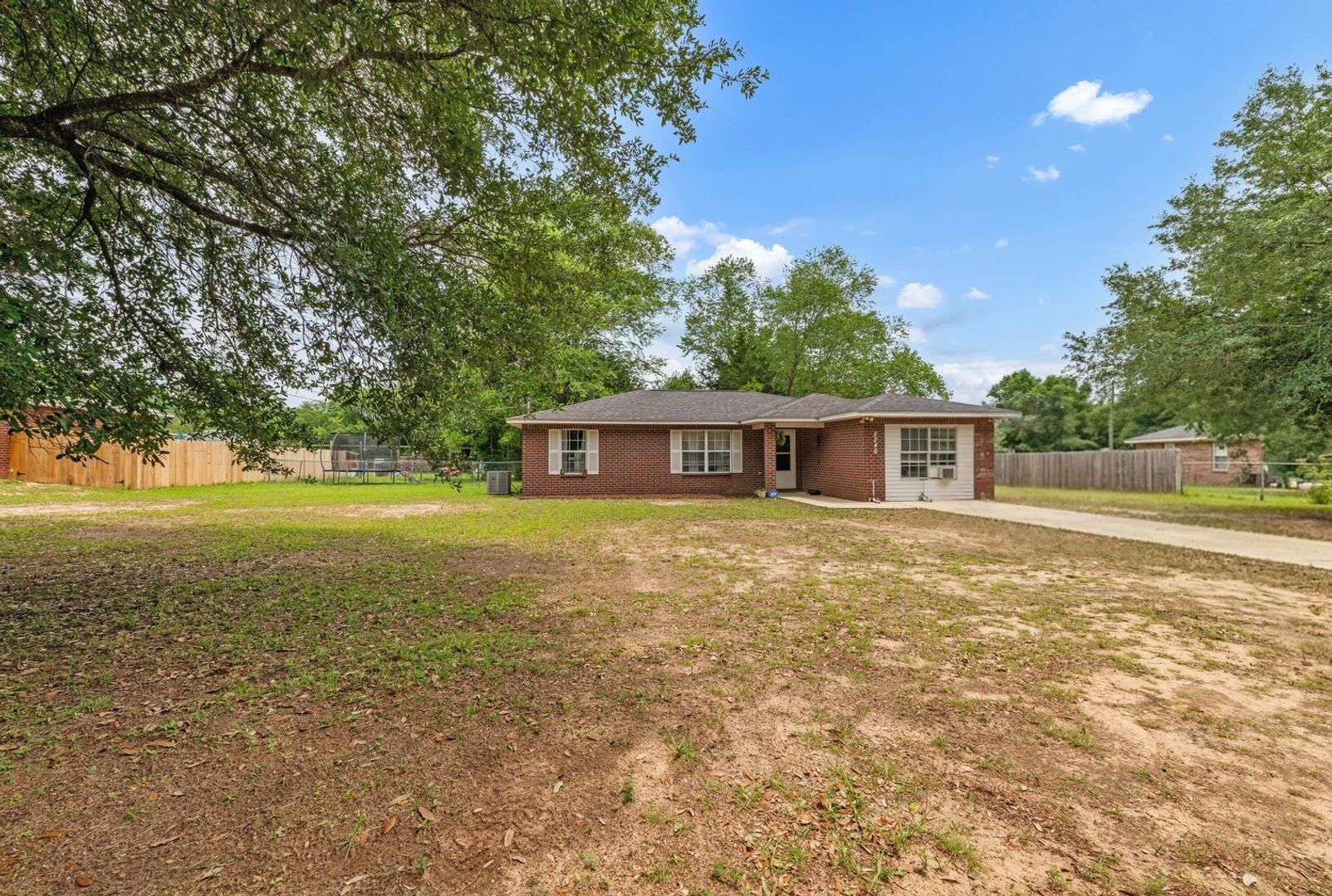 Milton House: 5246 Sewell Rd