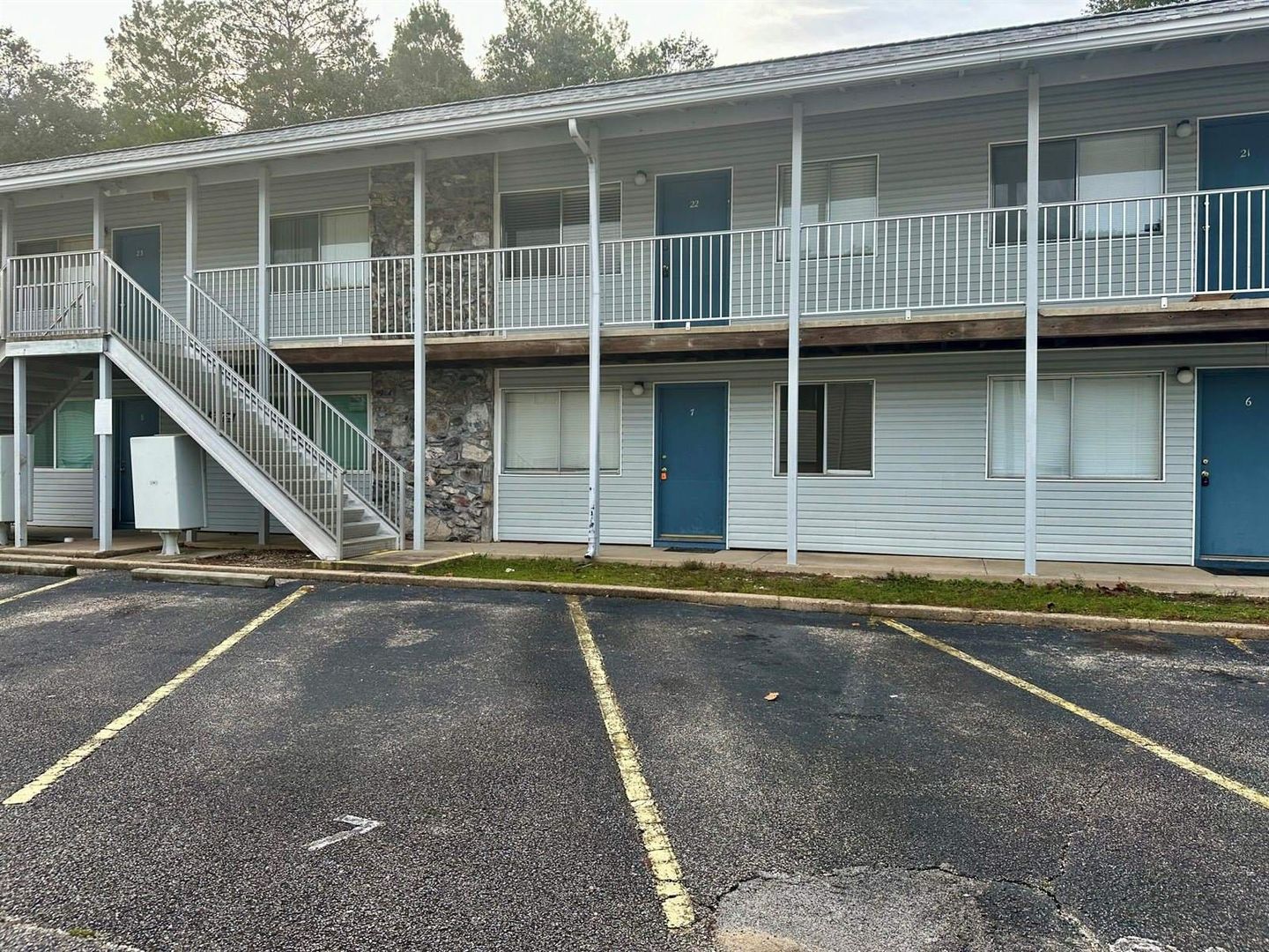 Niceville Apartment: 201 East College Boulevard
