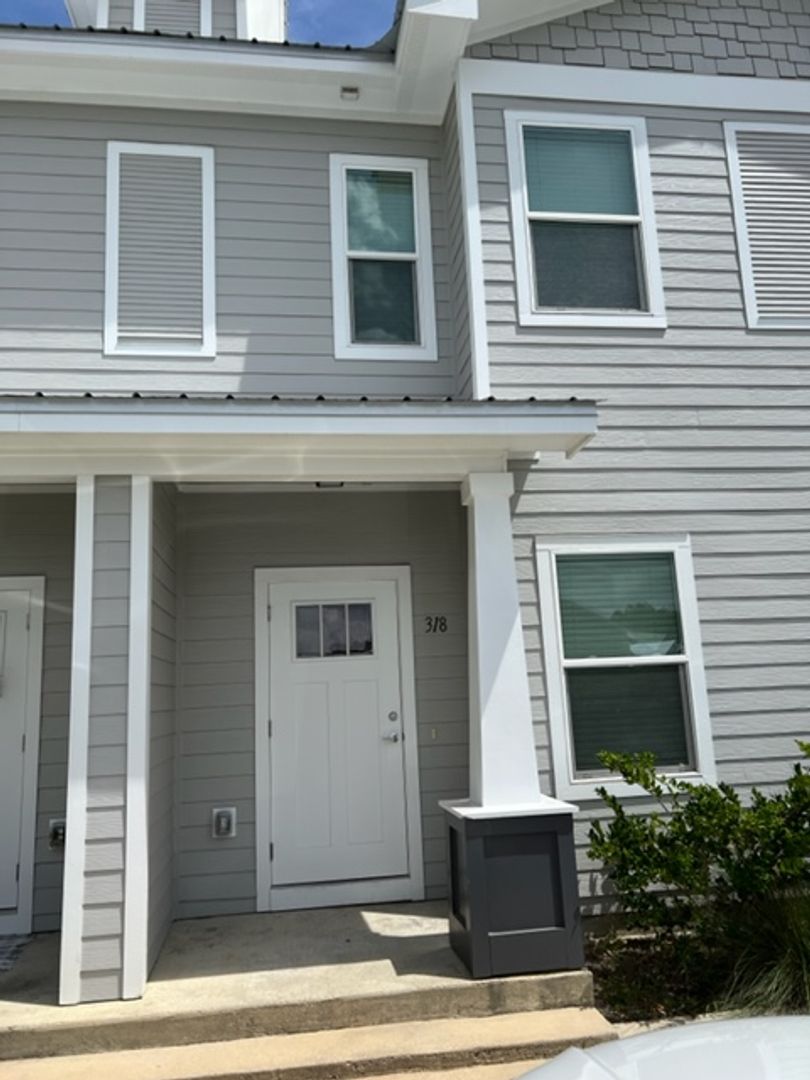 Freeport Townhome: 318 North Sand Palm Road