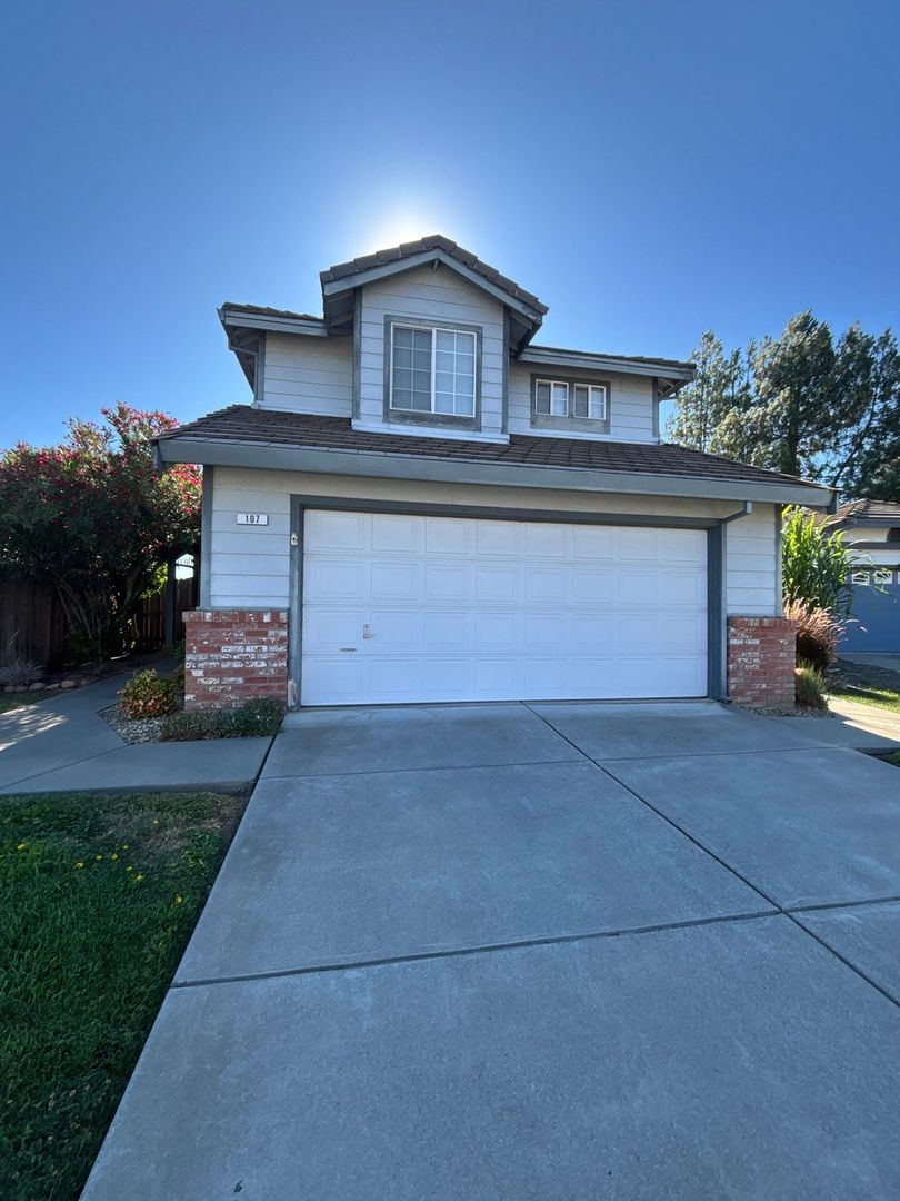 Vacaville House: 107 Mills Road