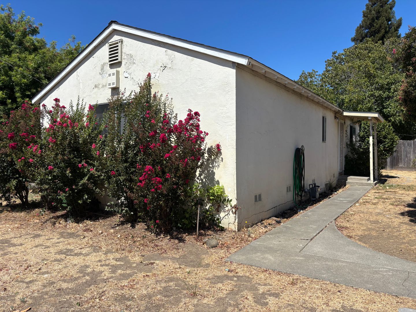 Vacaville House: 1455 Alamo Drive