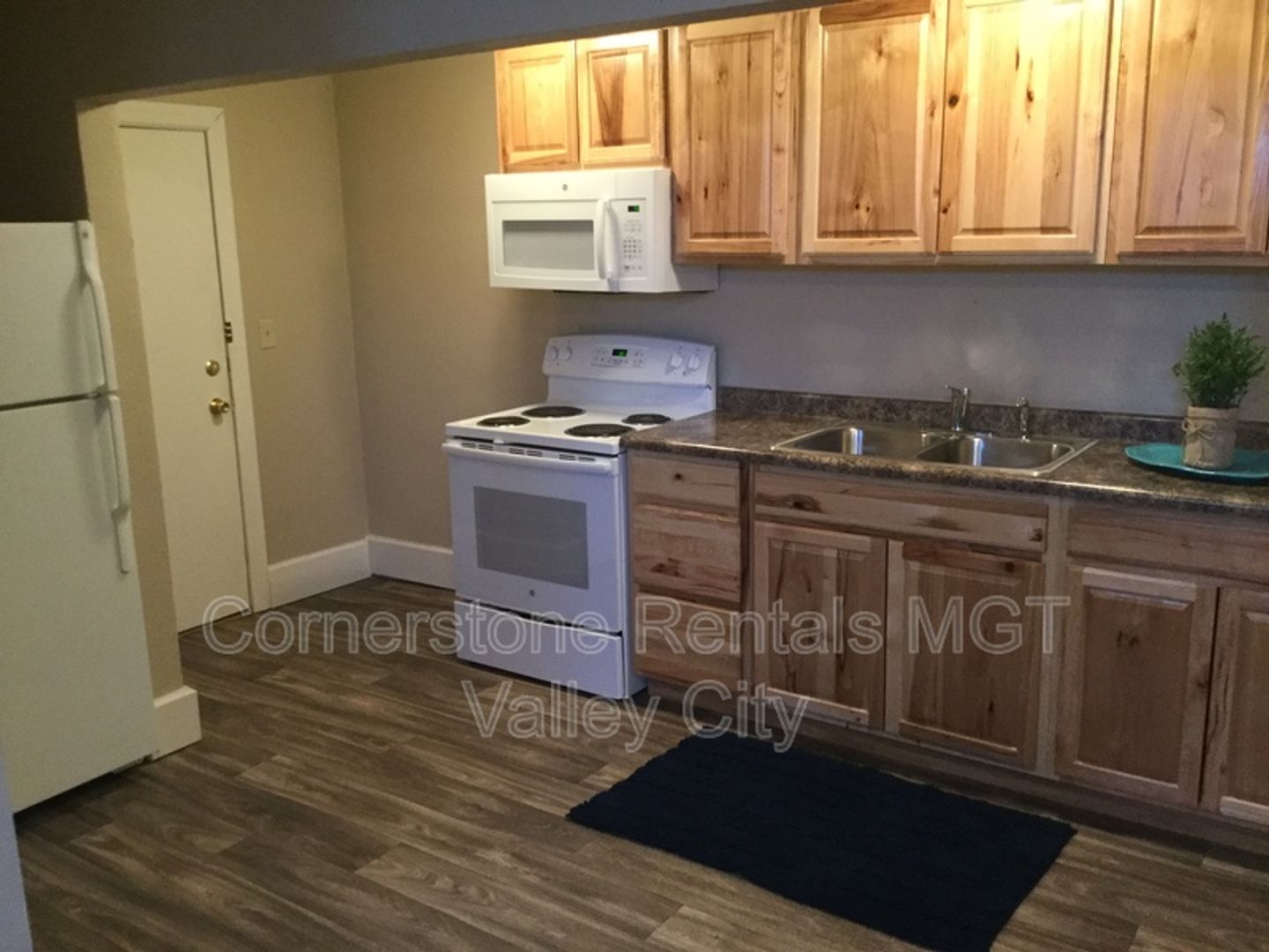Valley City Apartment: 264 College St SE