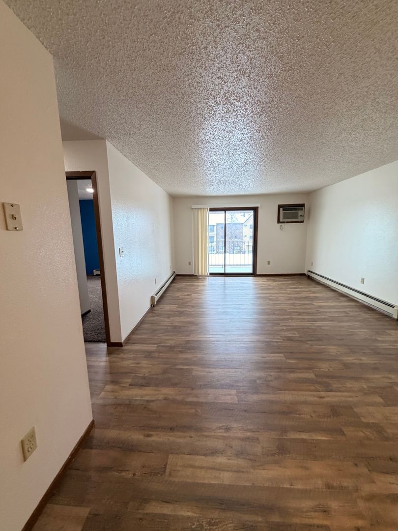 West Fargo Apartment: 1401 12th St E
