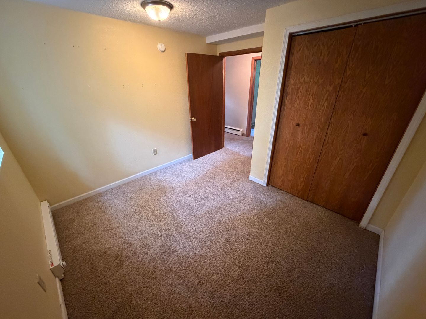 Valley City Apartment: 265 Viking Dr