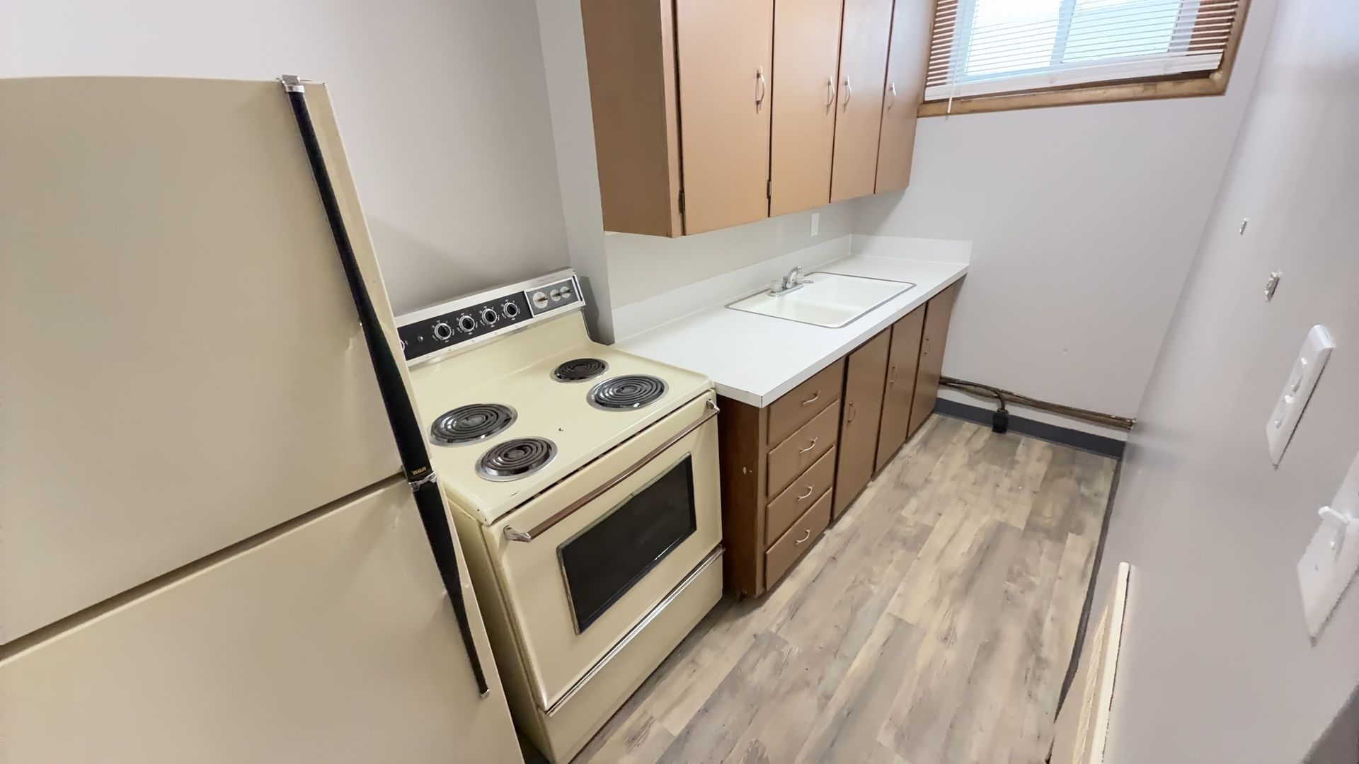 Valley City Apartment: 227 Central Ave S