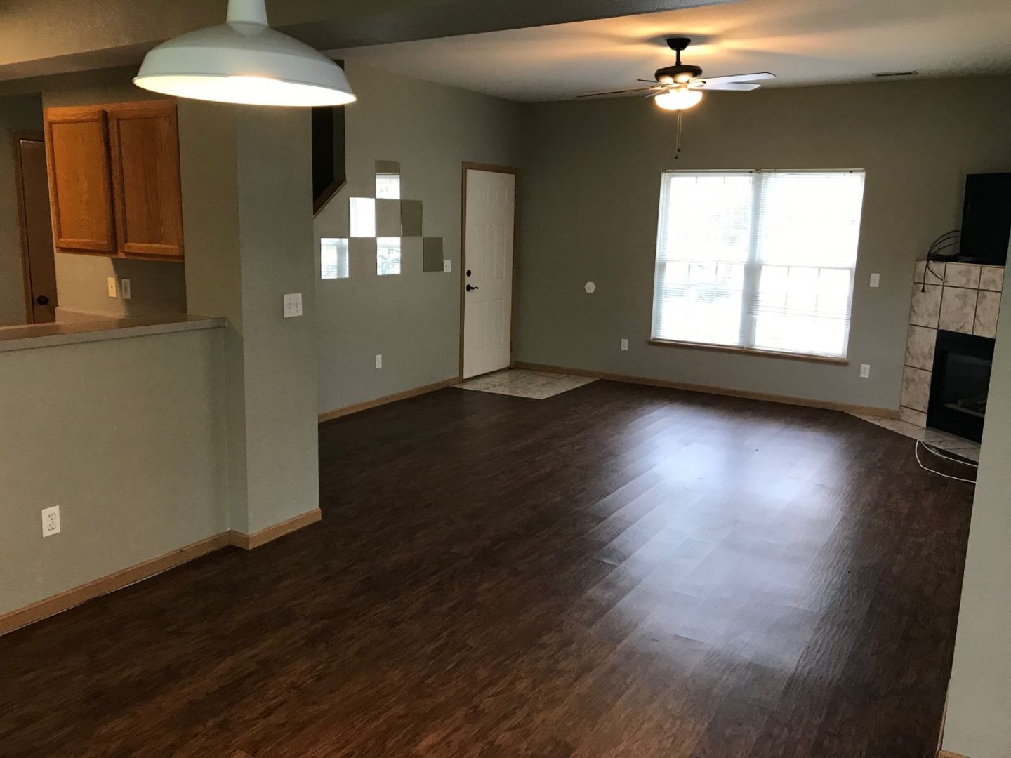 Lawrence Apartment: 4410 Clinton Parkway
