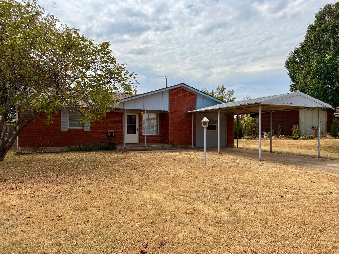 Elgin House: 1204 2nd Place
